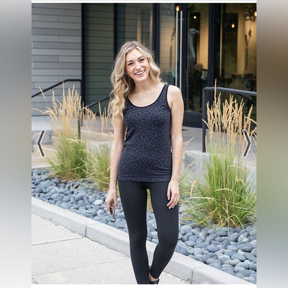 New Grace & Lace Perfect Fit Tank Shorter Length - Picture 2 of 4